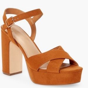 Tina crossovers dress sandals.